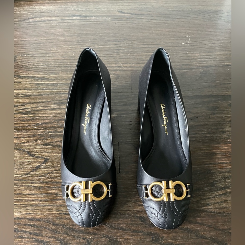 Salvatore Ferragamo woman pump size 8 c